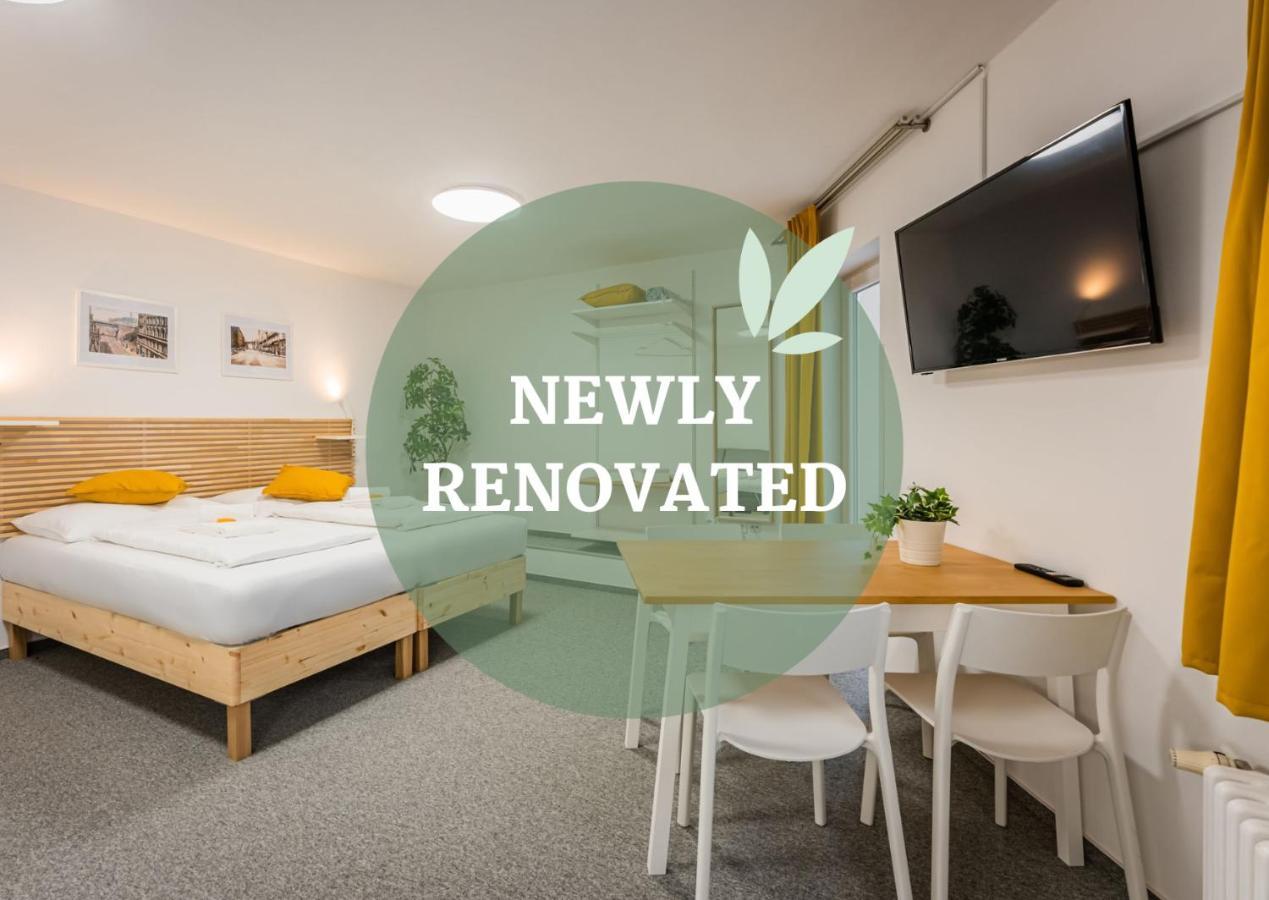 Hotel Ostaš Praha Bagian luar foto