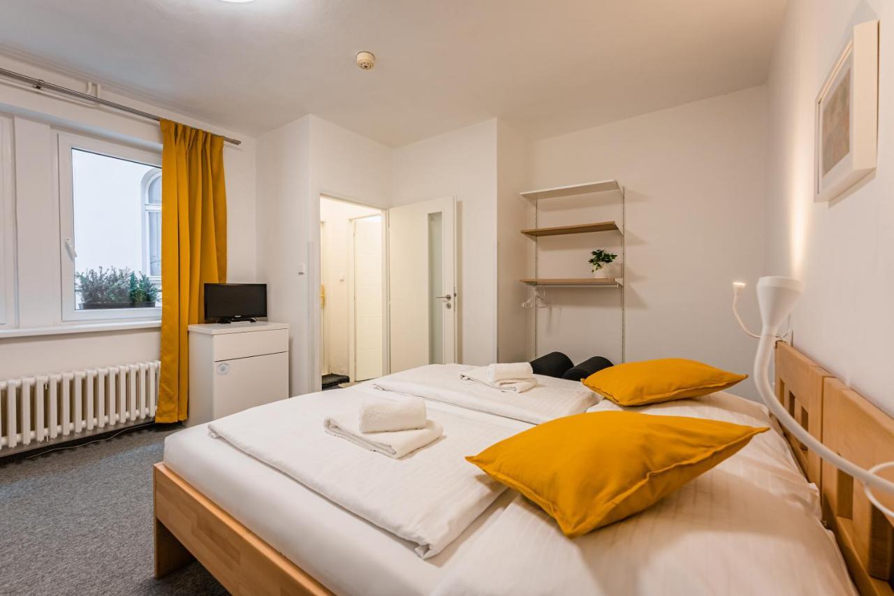 Hotel Ostaš Praha Bagian luar foto