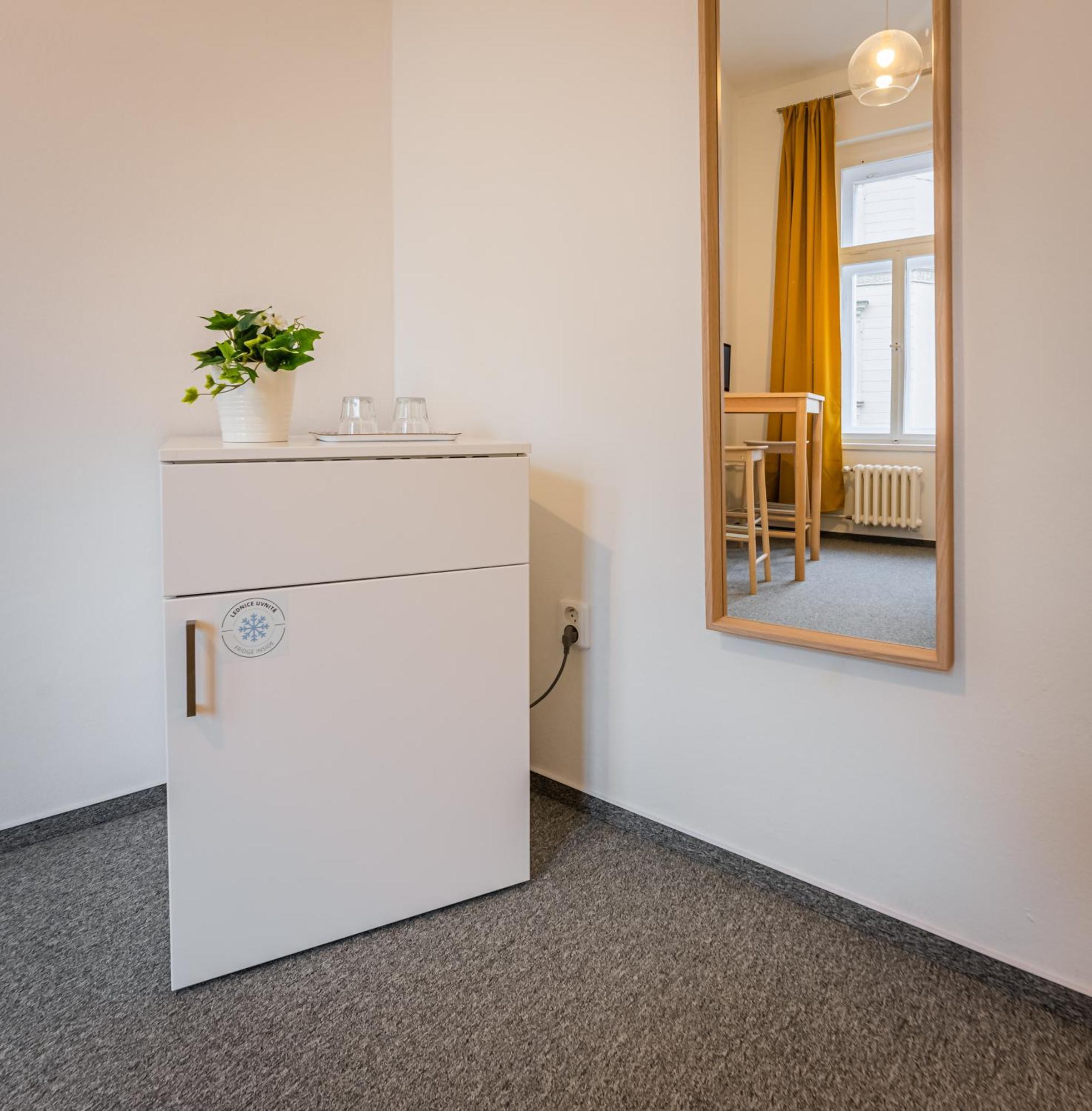 Hotel Ostaš Praha Bagian luar foto