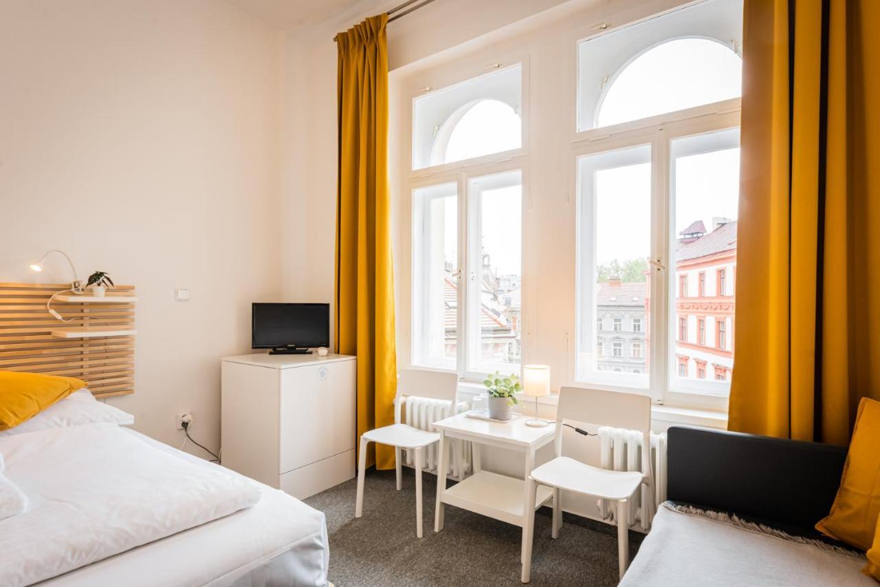 Hotel Ostaš Praha Bagian luar foto