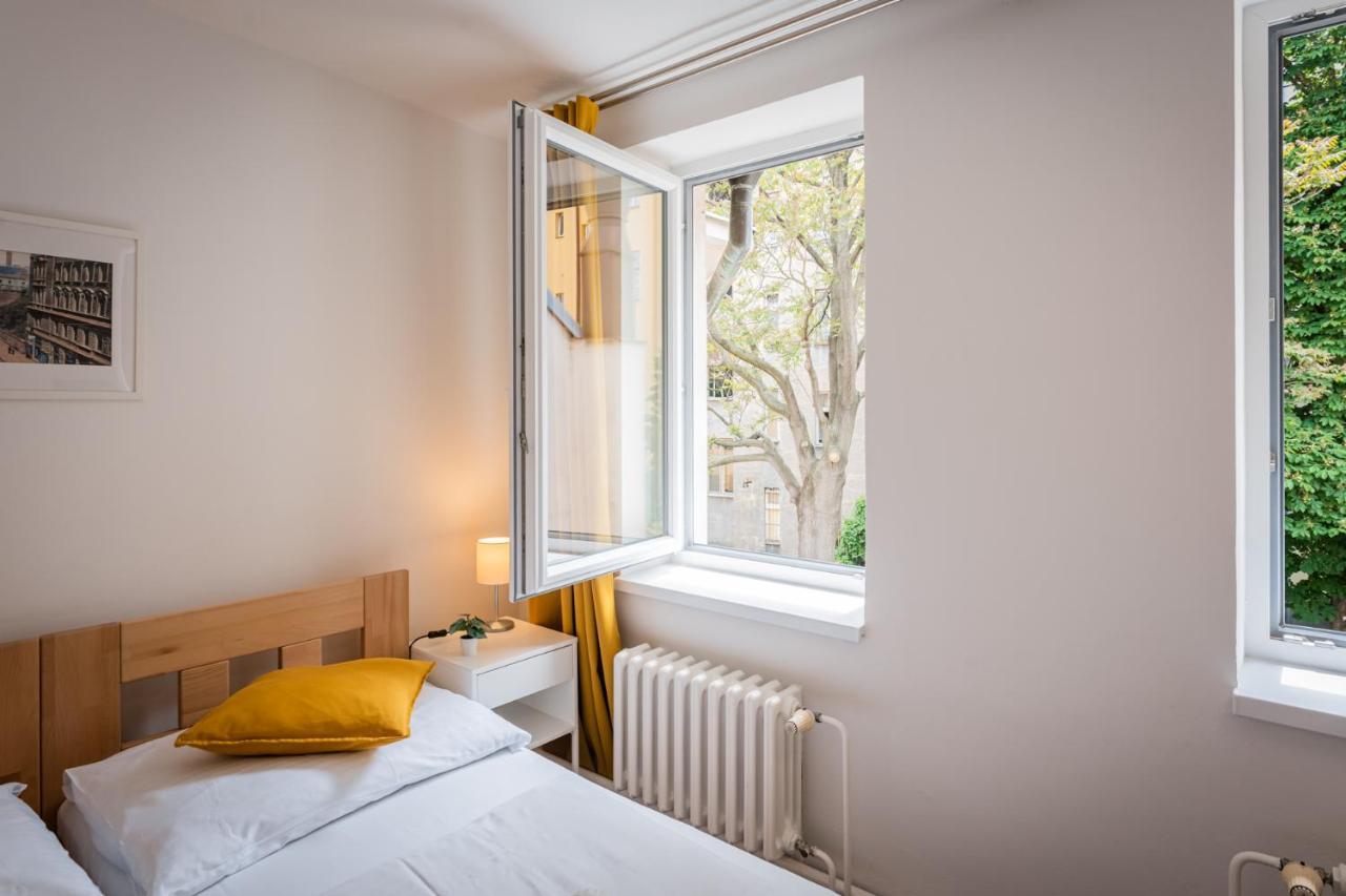 Hotel Ostaš Praha Bagian luar foto