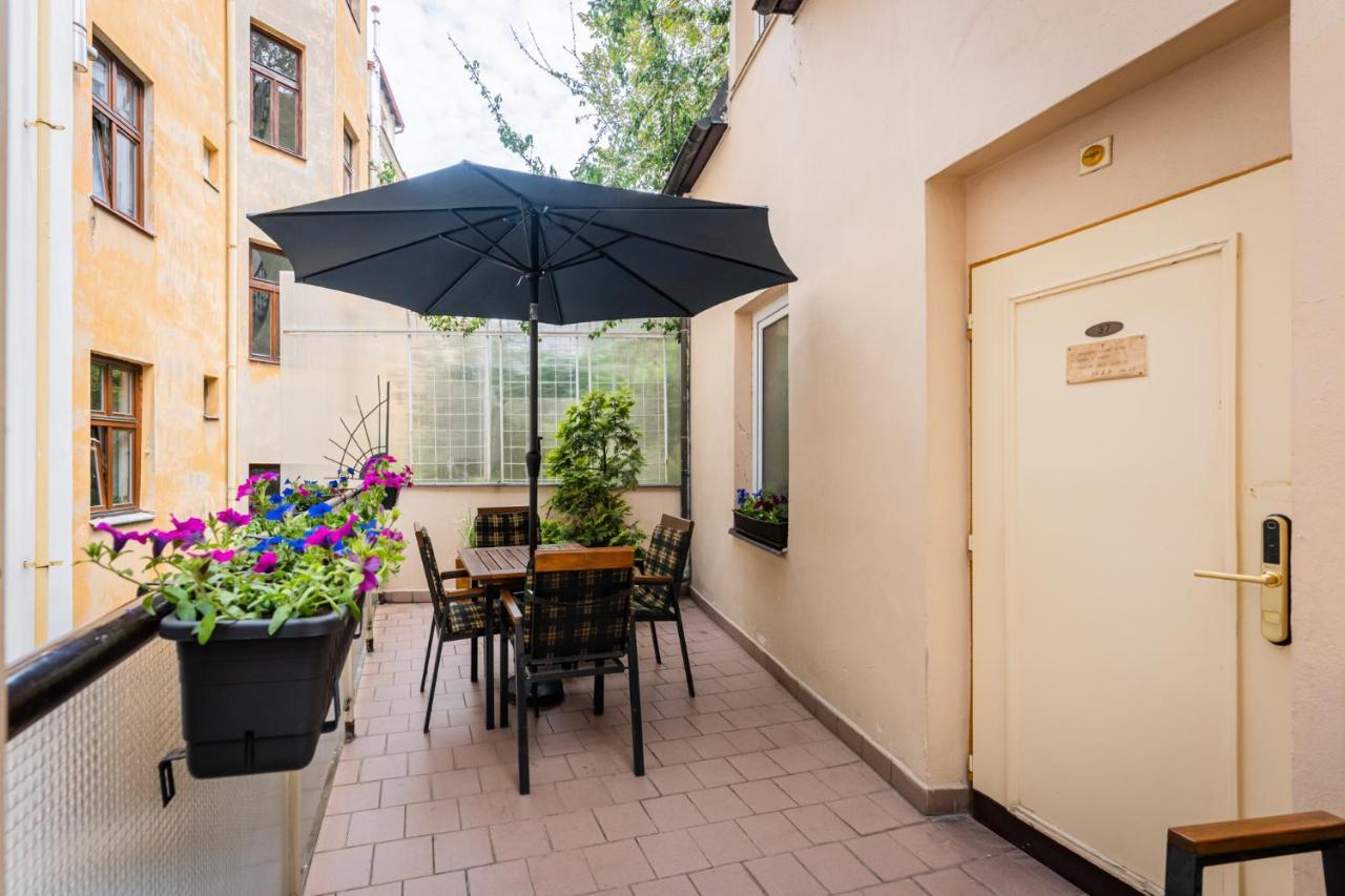Hotel Ostaš Praha Bagian luar foto