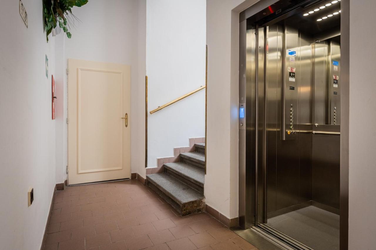 Hotel Ostaš Praha Bagian luar foto