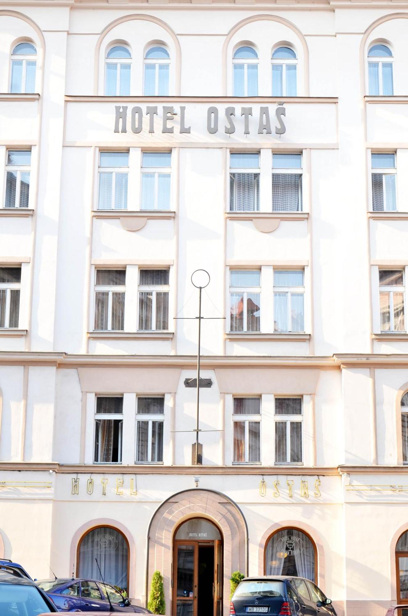 Hotel Ostaš Praha Bagian luar foto