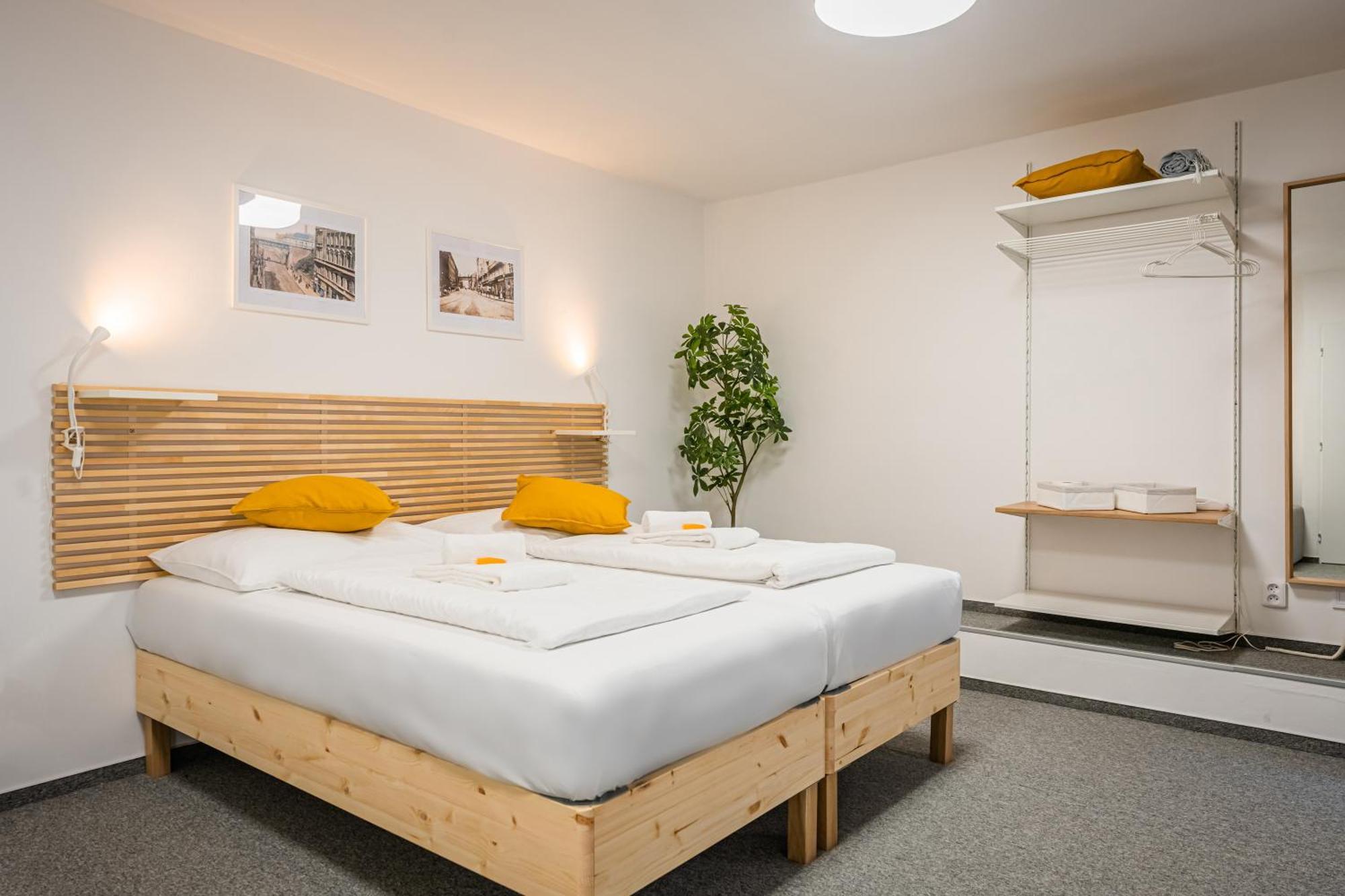 Hotel Ostaš Praha Bagian luar foto