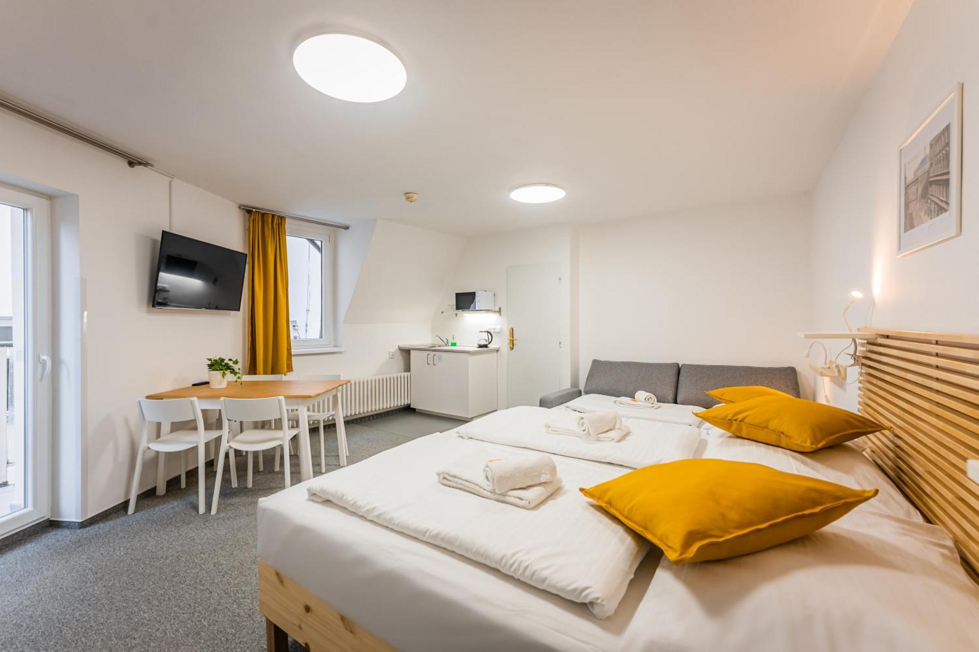 Hotel Ostaš Praha Bagian luar foto