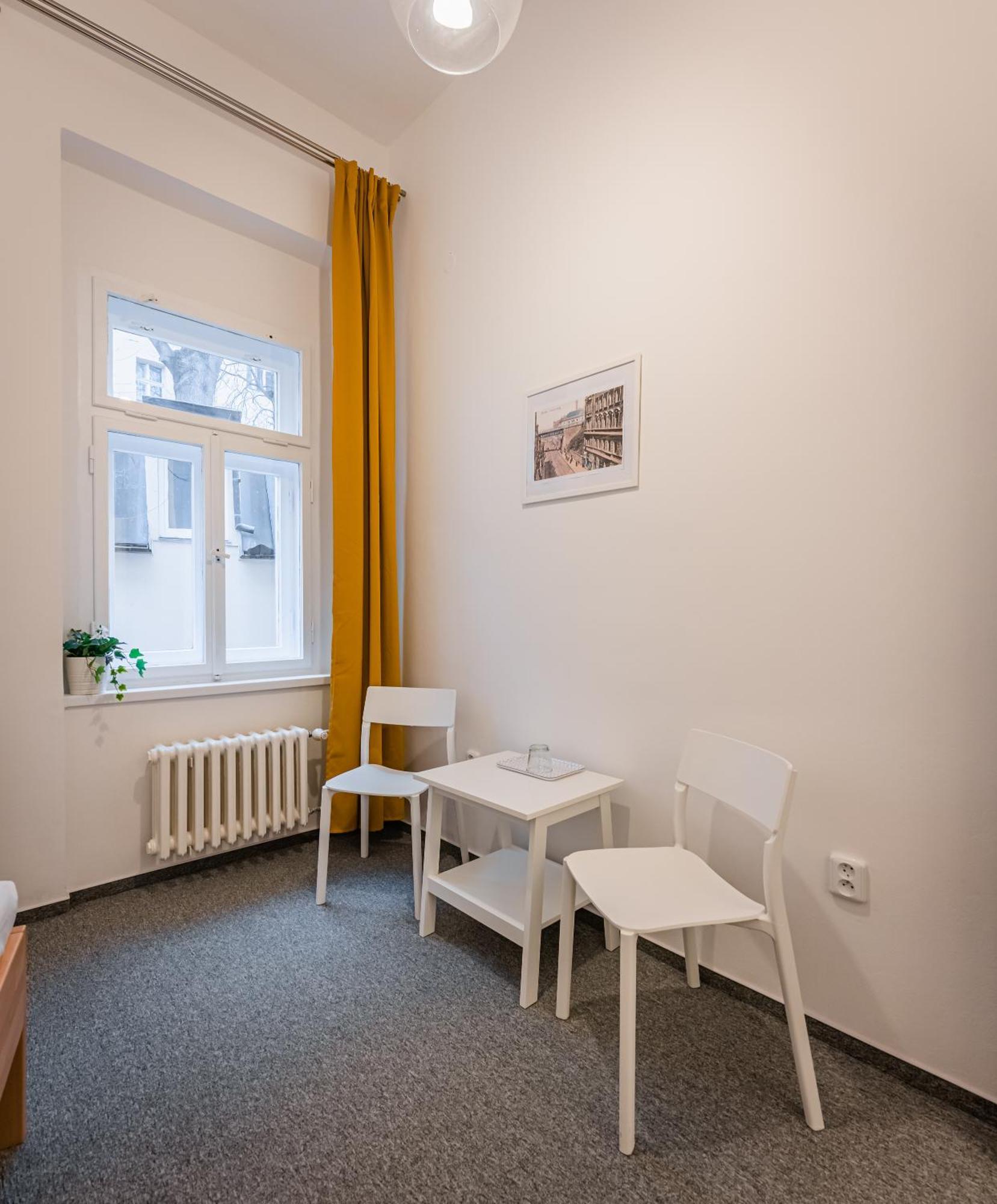Hotel Ostaš Praha Bagian luar foto